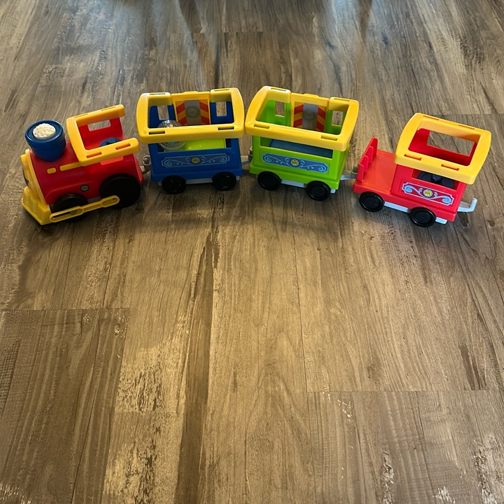 Fischer Price Little People 4 piece train set.